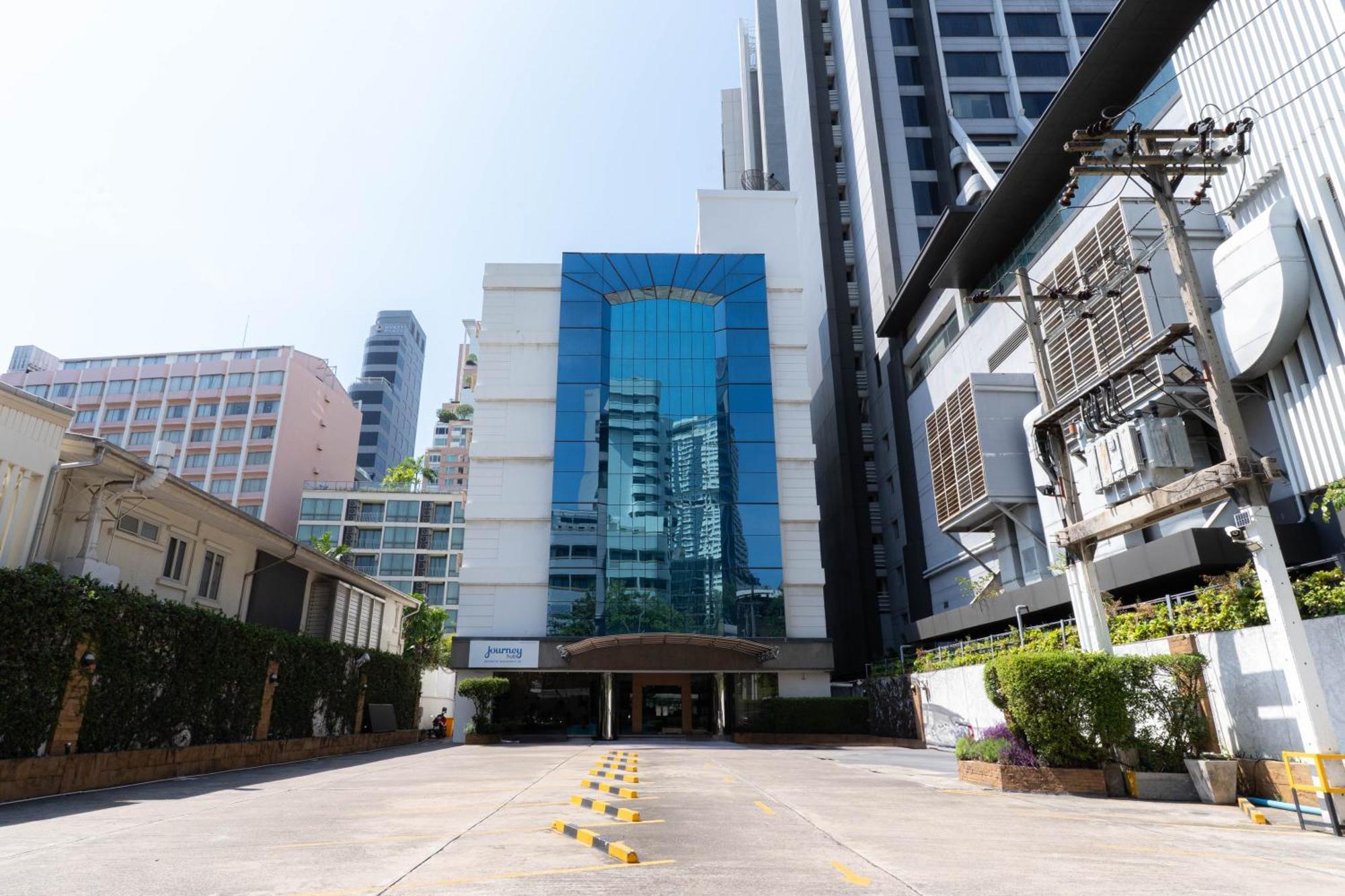 Journeyhub Sukhumvit 26, Bangkok - Formerly St James Hotel Exterior photo